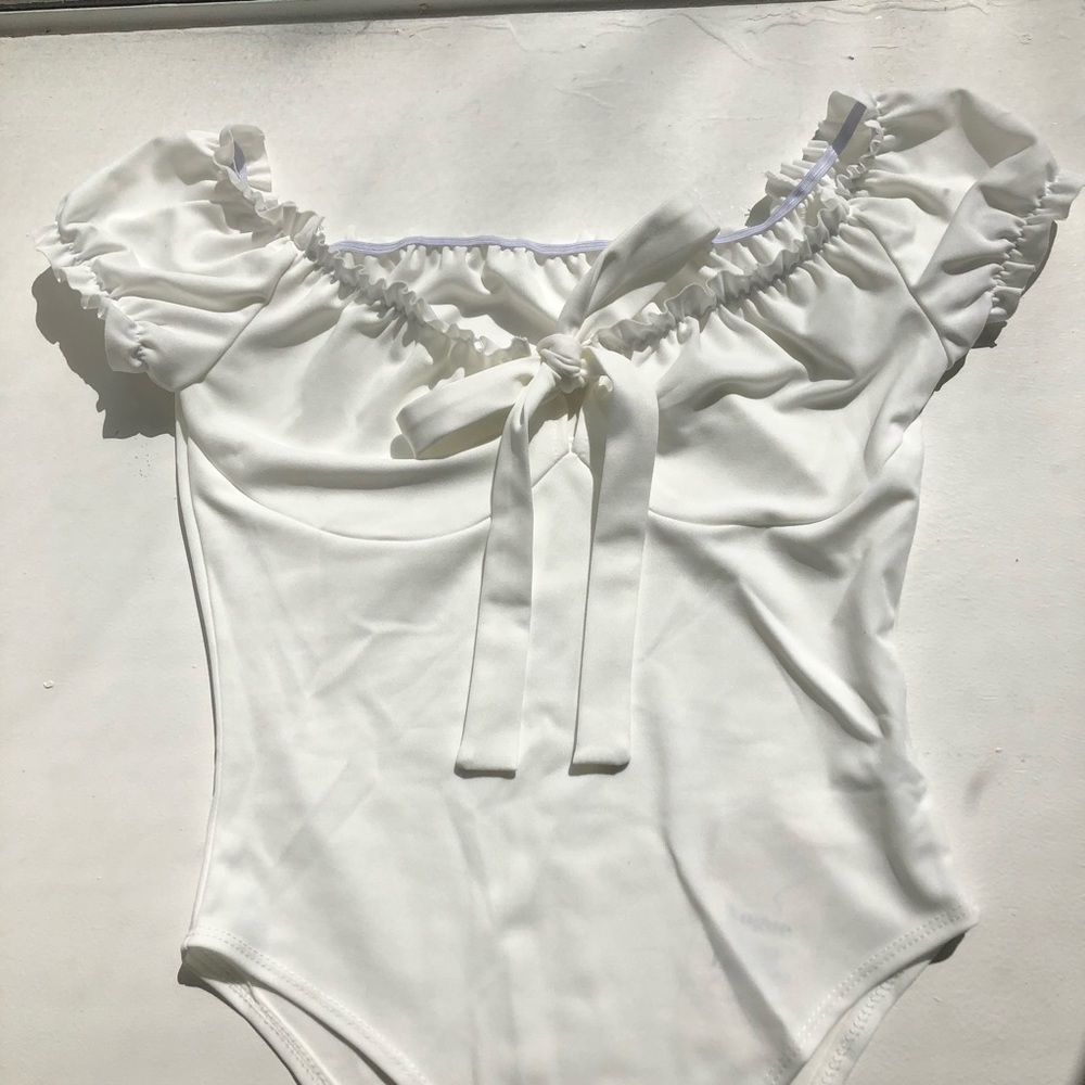 Delicate Ruffle Ribbed Babygirl Bodysuit - Picture 6 of 7
